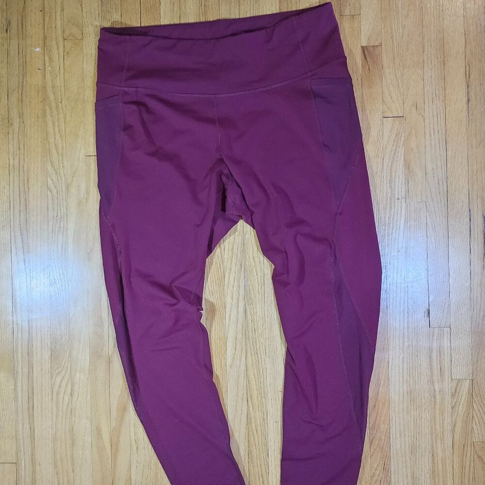 Old Navy Active Leggings with Mesh Detail and Pockets